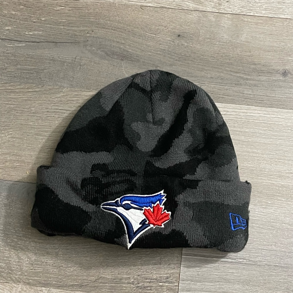New Era Toronto Blue Jays Black & Gray Camo Knit Beanie